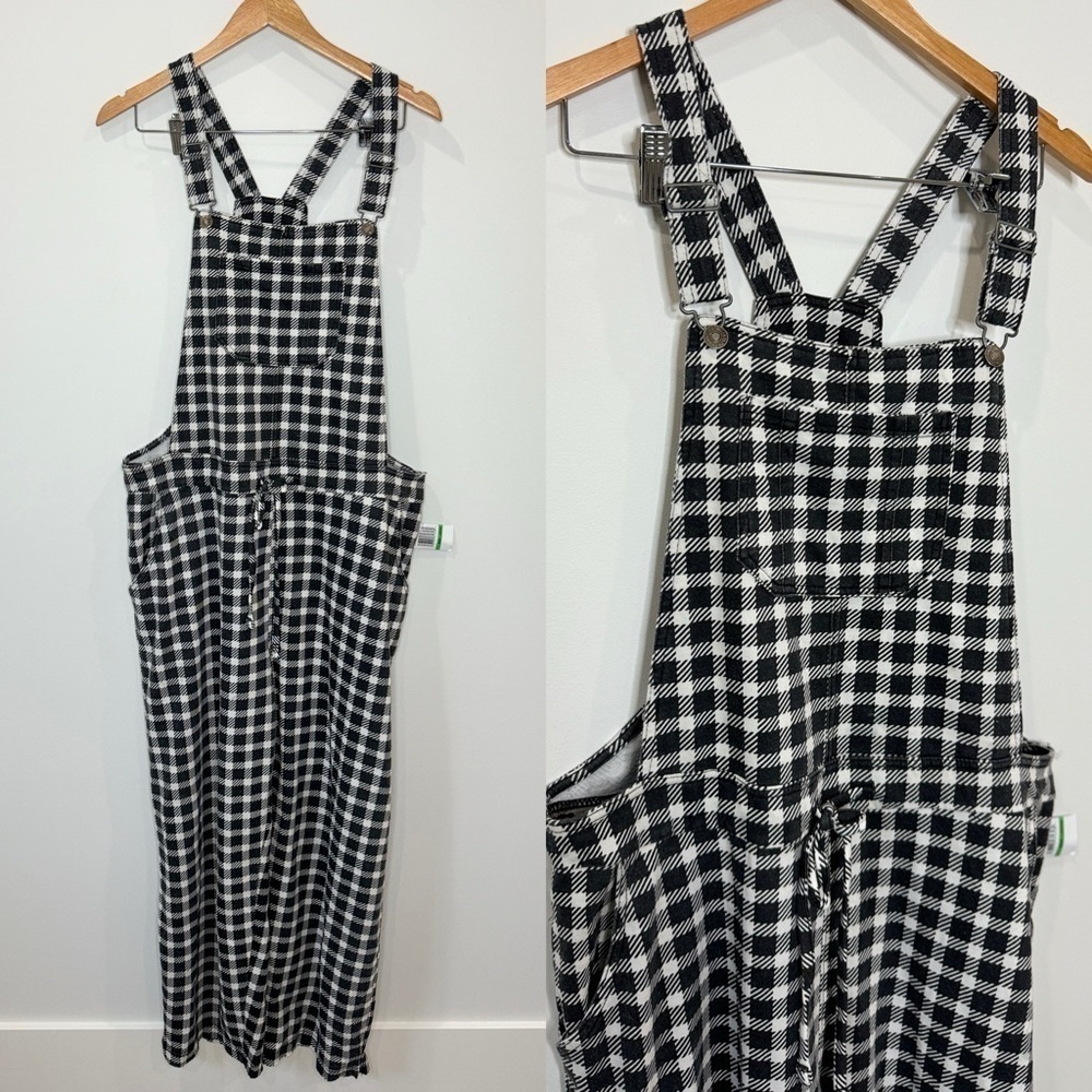 Wallflower Black and Ivory Checkered Plaid Knit Jumpsuit (L)